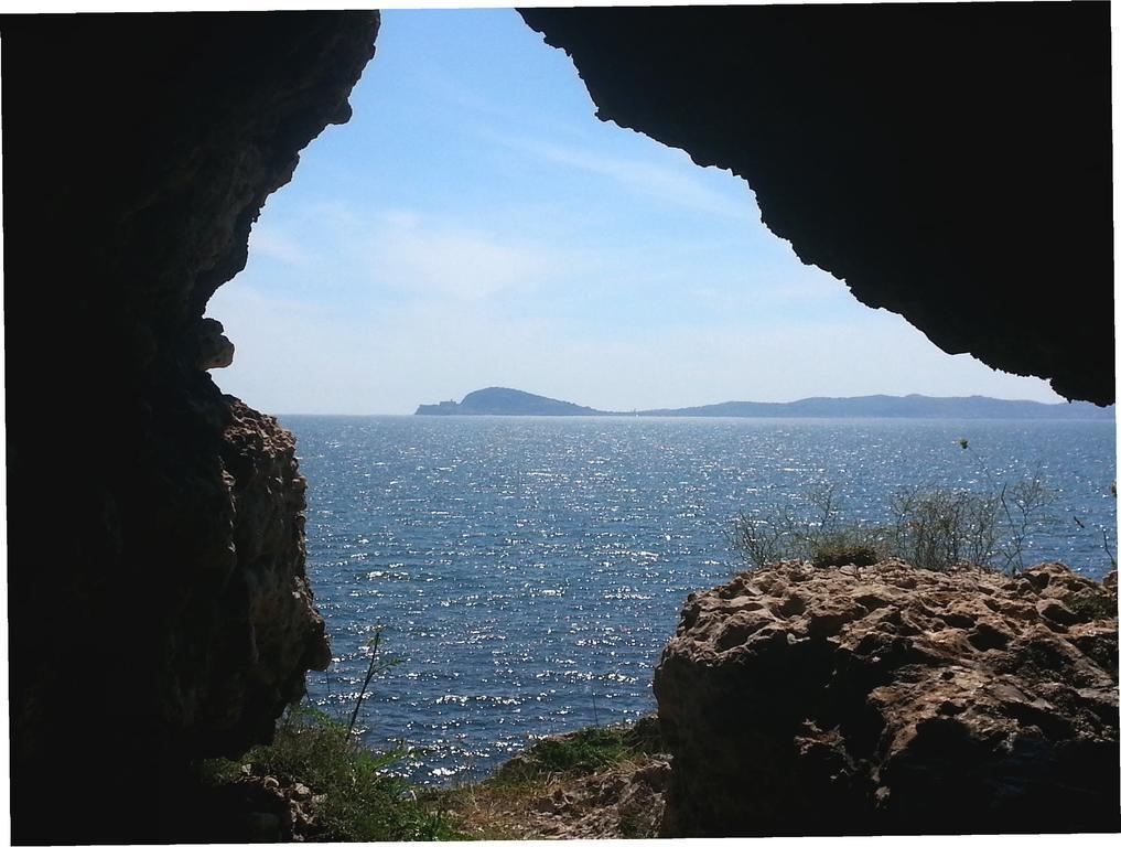 Parco Dei Gerani - Il Monolocale E La Camera - Room And Studio Formia Buitenkant foto